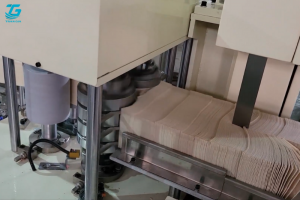 Máy gấp giấy ăn in hai màu tốc độ cao